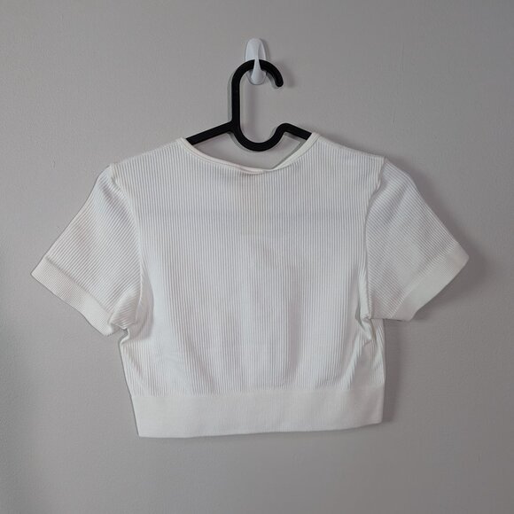 Bo and Tee Ribbed Short Sleeve Zip Front Crop Top White M - Picture 3 of 3